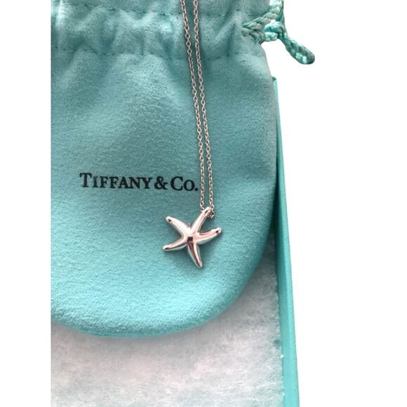 Tiffany and Co Small Silver Starfish Pendant Necklace - 16” - Picture 3 of 7